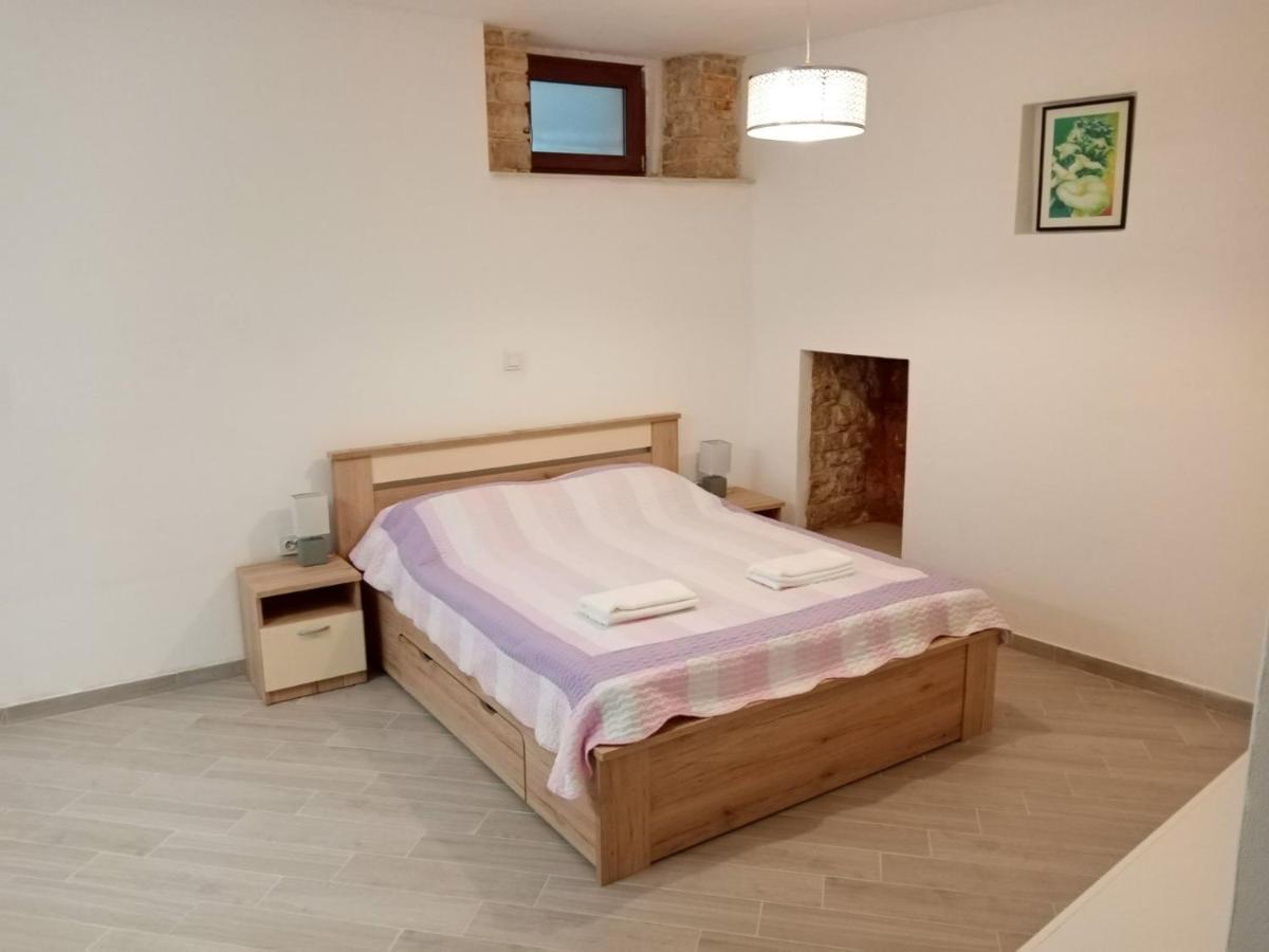 Apartment Elena Bale Extérieur photo