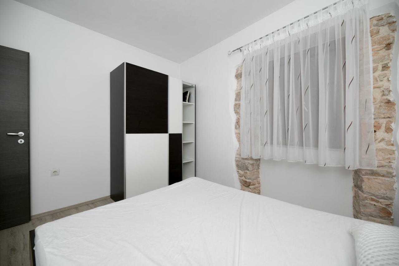 Apartment Elena Bale Extérieur photo