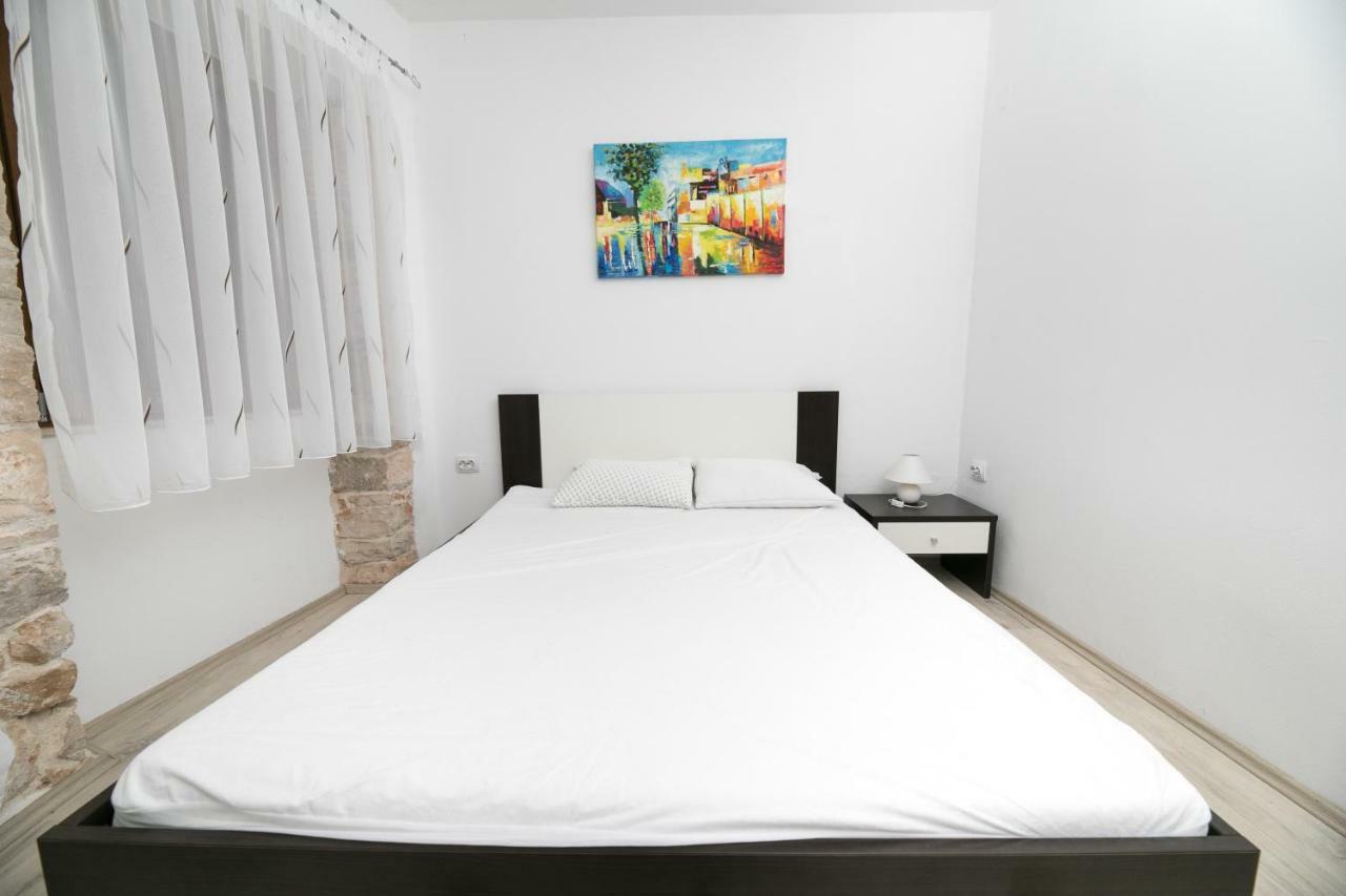 Apartment Elena Bale Extérieur photo