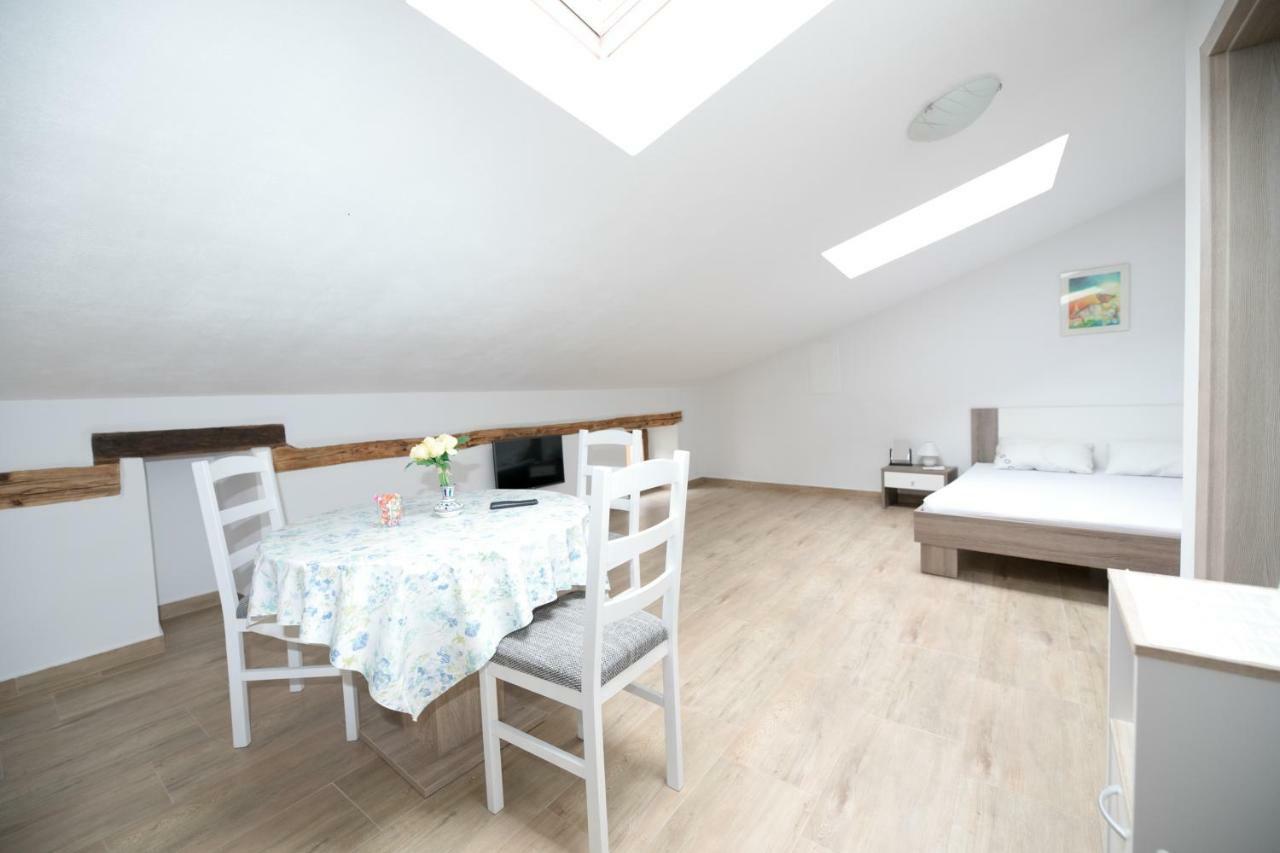 Apartment Elena Bale Extérieur photo